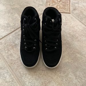 Booties suede good condition